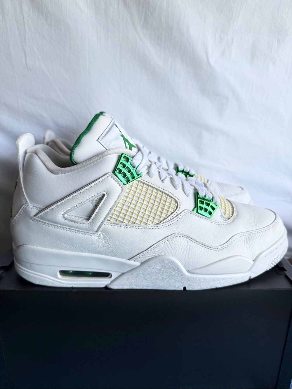 AUTHENTIC Jordan 4 Retro Metallic Green size 12 CT8527-113 2020 PRE-OWNED